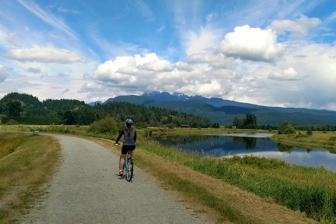Vancouver Biking and Hiking Tour including Lunch - Lunch at a Fraser Valley farm
